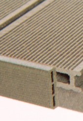 1017 Terrassendiele Abschlussleiste UPM ProFi Deck, 66 x 12 mm